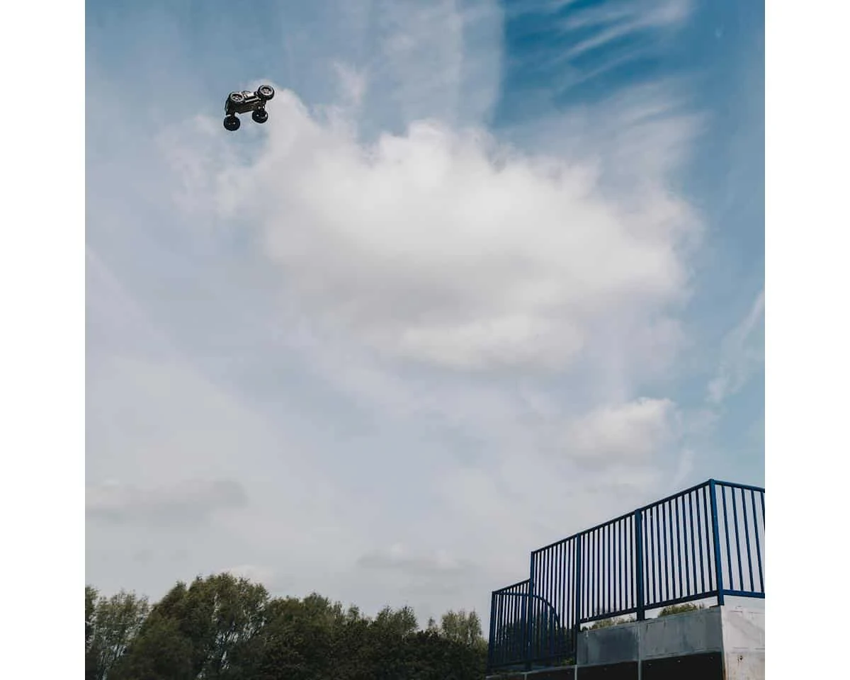 Arrma Notorious 6S 4WD BLX 1/8 Stunt Truck RTR Black 6 Arrma Notorious 6S 4WD BLX 1/8 Stunt Truck RTR Black - Image 4