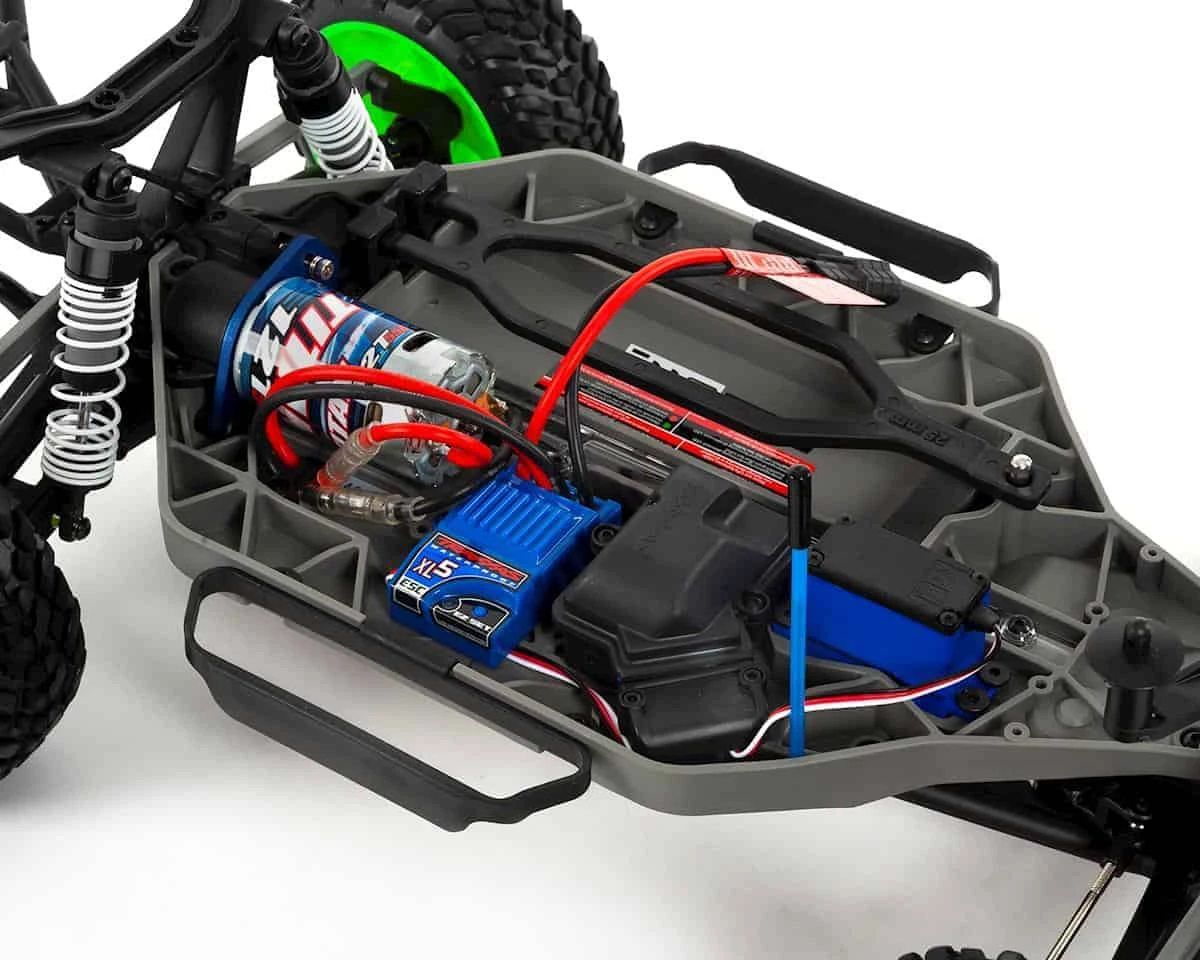 Traxxas Slash 4X4: 1/10 Scale 4WD Electric Short Course Truck with Battery and Charger Green 4 Traxxas Slash 4X4: 1/10 Scale 4WD Electric Short Course Truck with Battery and Charger Green - Image 2